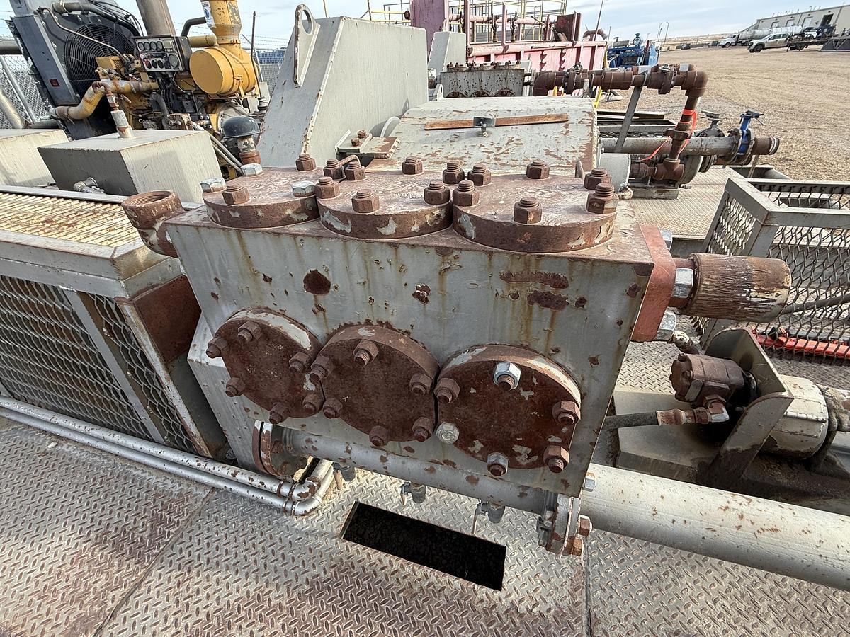 Used TULSA TT250 3K WP TRIPLEX WELL SERVICE PUMP SKIDDED P/B CATERPILLAR C9