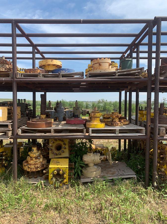 Used (6) Shelves of Weco Flanges, Fluid Crosses, Flange Caps