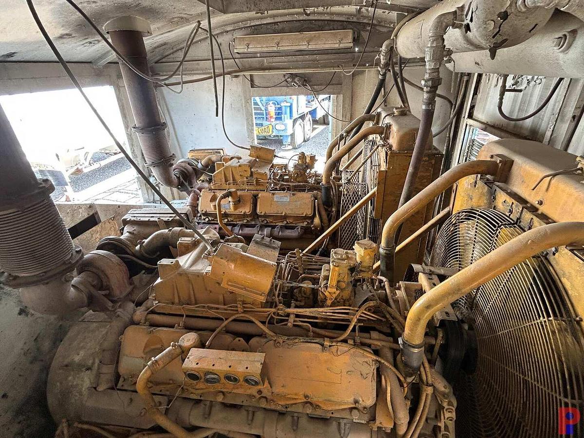 Used NATIONAL 9-P-100 TRIPLEX MUD W/ (2) CATERPILLAR 3412 ENGINES