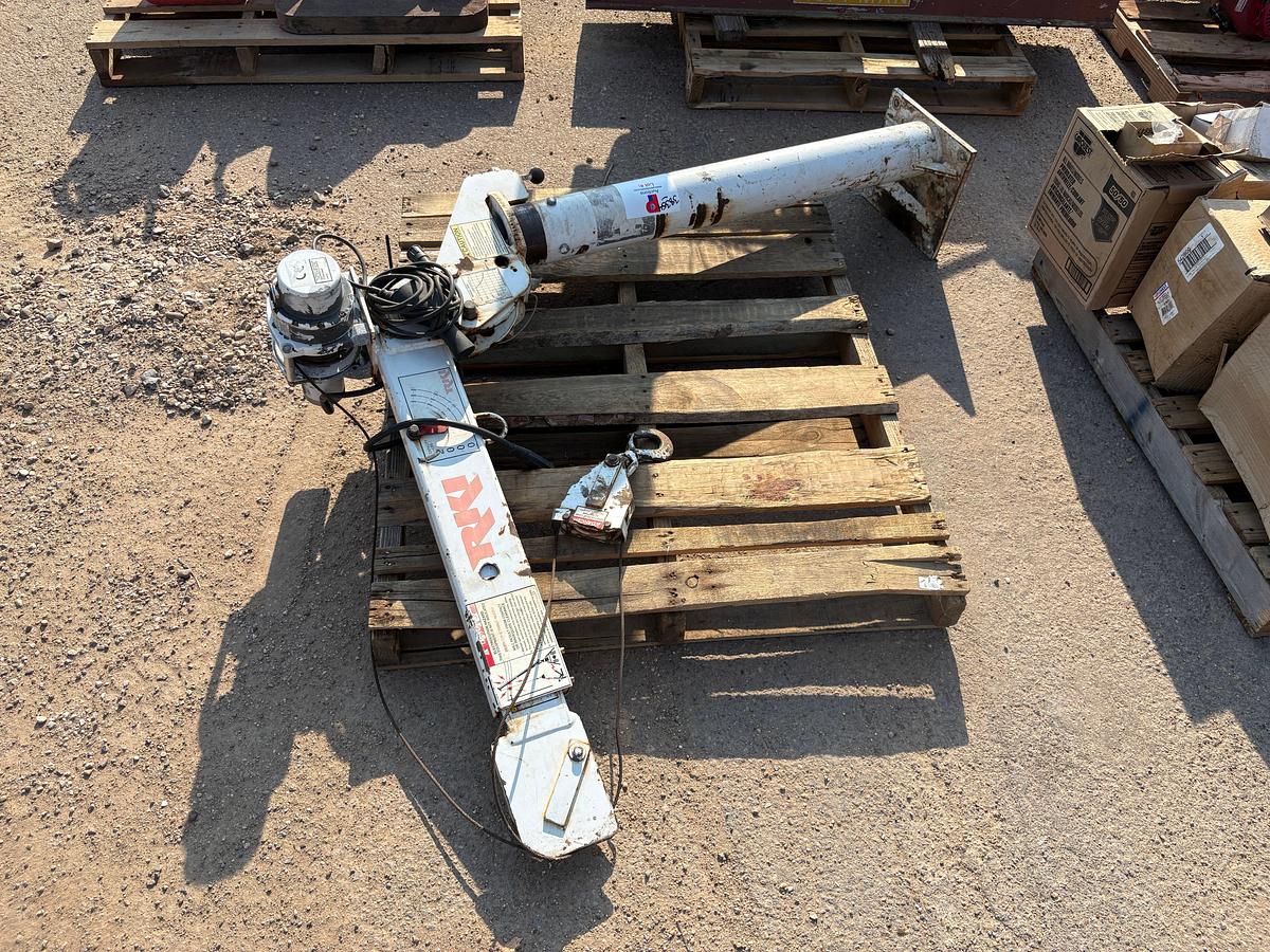 Used RKI 2,000lbs crane w/ warn 1200lb electric hoist