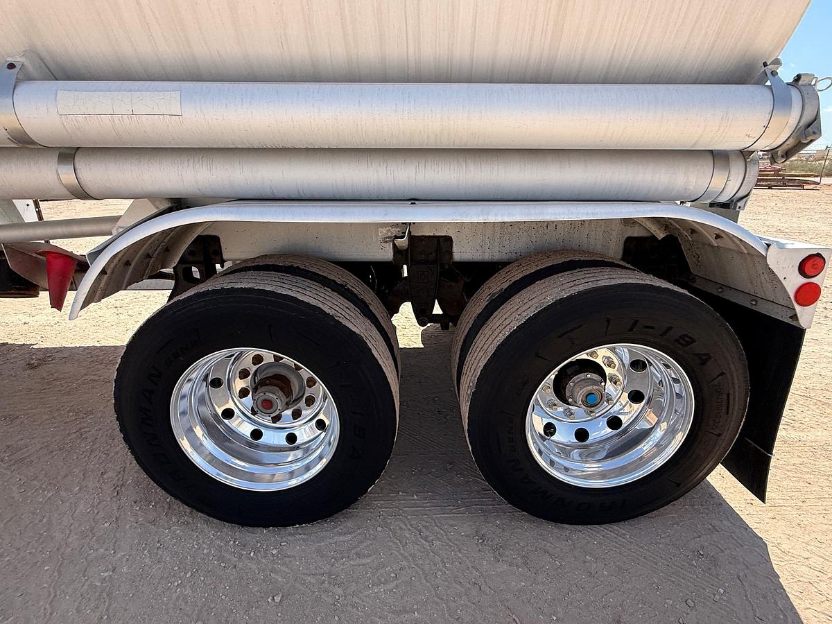 Used 1999 BEALL TRAILERS DOT 406-AL 9,500-GAL. 4-COMP T/A FUEL TANK TRAILER