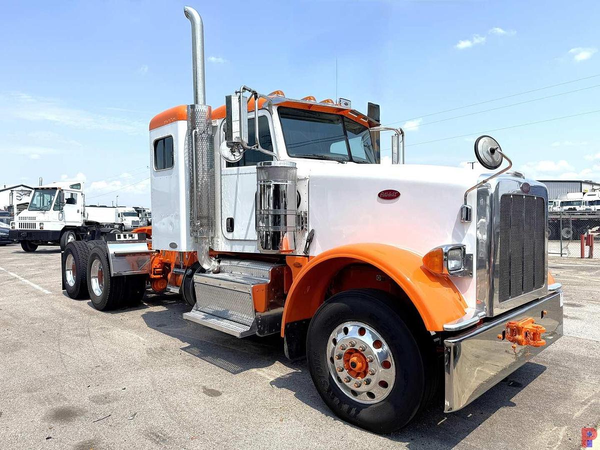 Used 2011 PETERBILT 367 T/A SLEEPER TRUCK