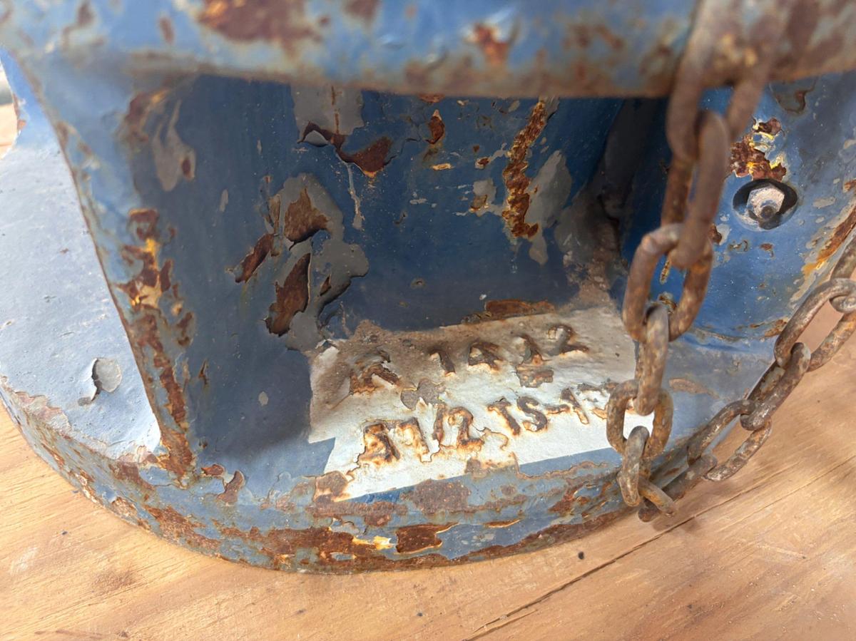 Used 5-1/2” TS-100 slip bowl W/ slips