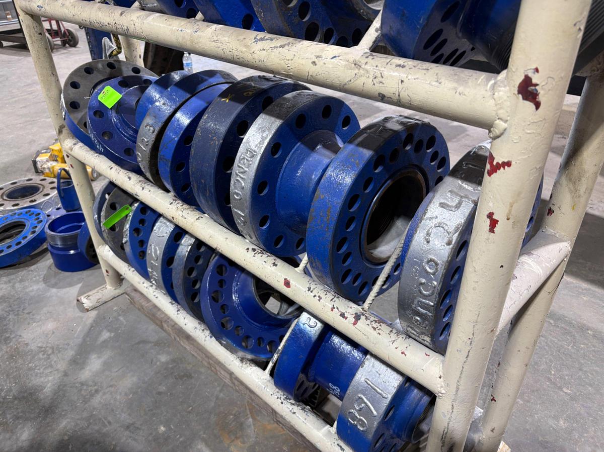 Used (8x$) assorted wellhead flanges