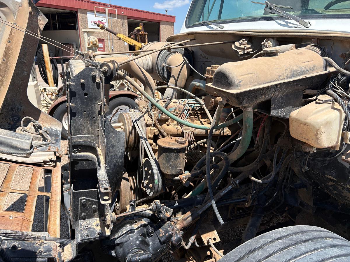 Used 1987 INTERNATIONAL 1954 S/A DAYCAB VACUUM TRUCK