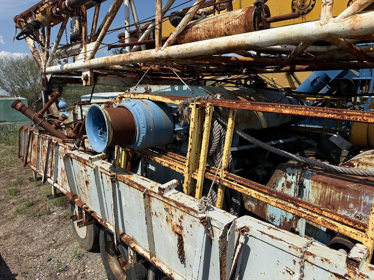 Used SPENCER-HARRIS MODEL 7000 TRAILER MTD DRILLING RIG & 14'L X 8'T X 16'W SUBSTRUCTURE W/ RAMP