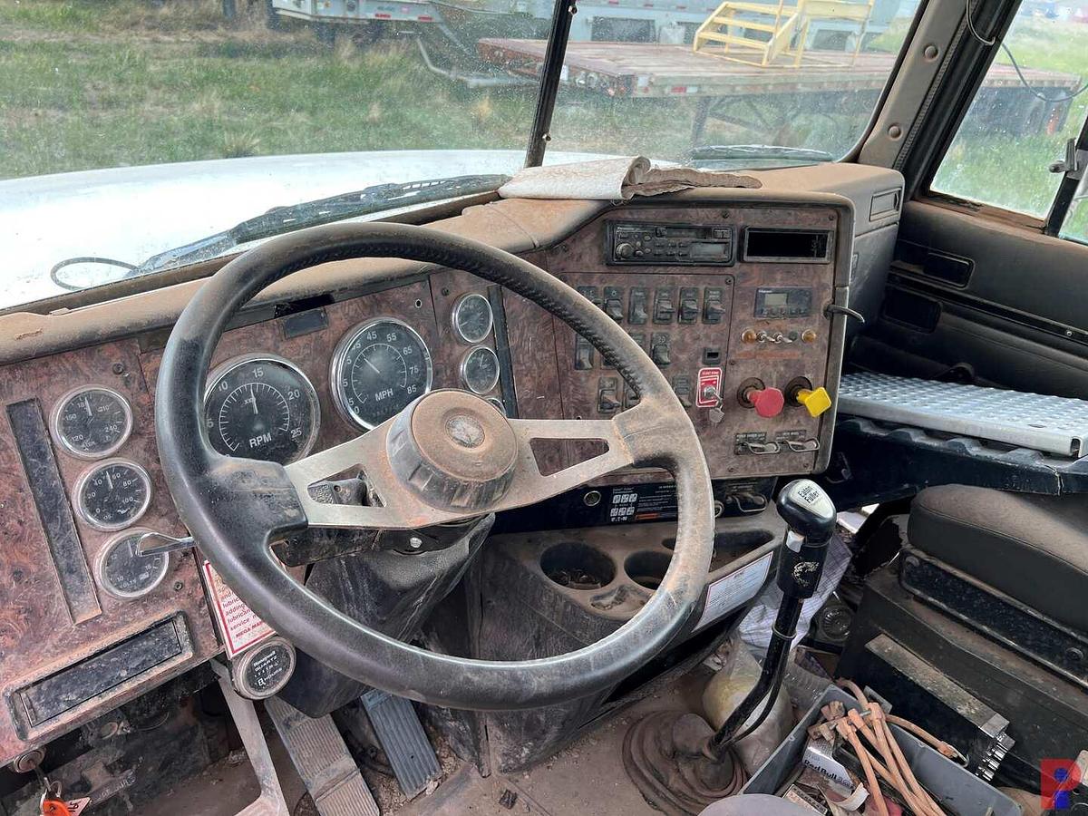 Used 1999 INTERNATIONAL  9400 T/A CEMENT PUMP TRUCK