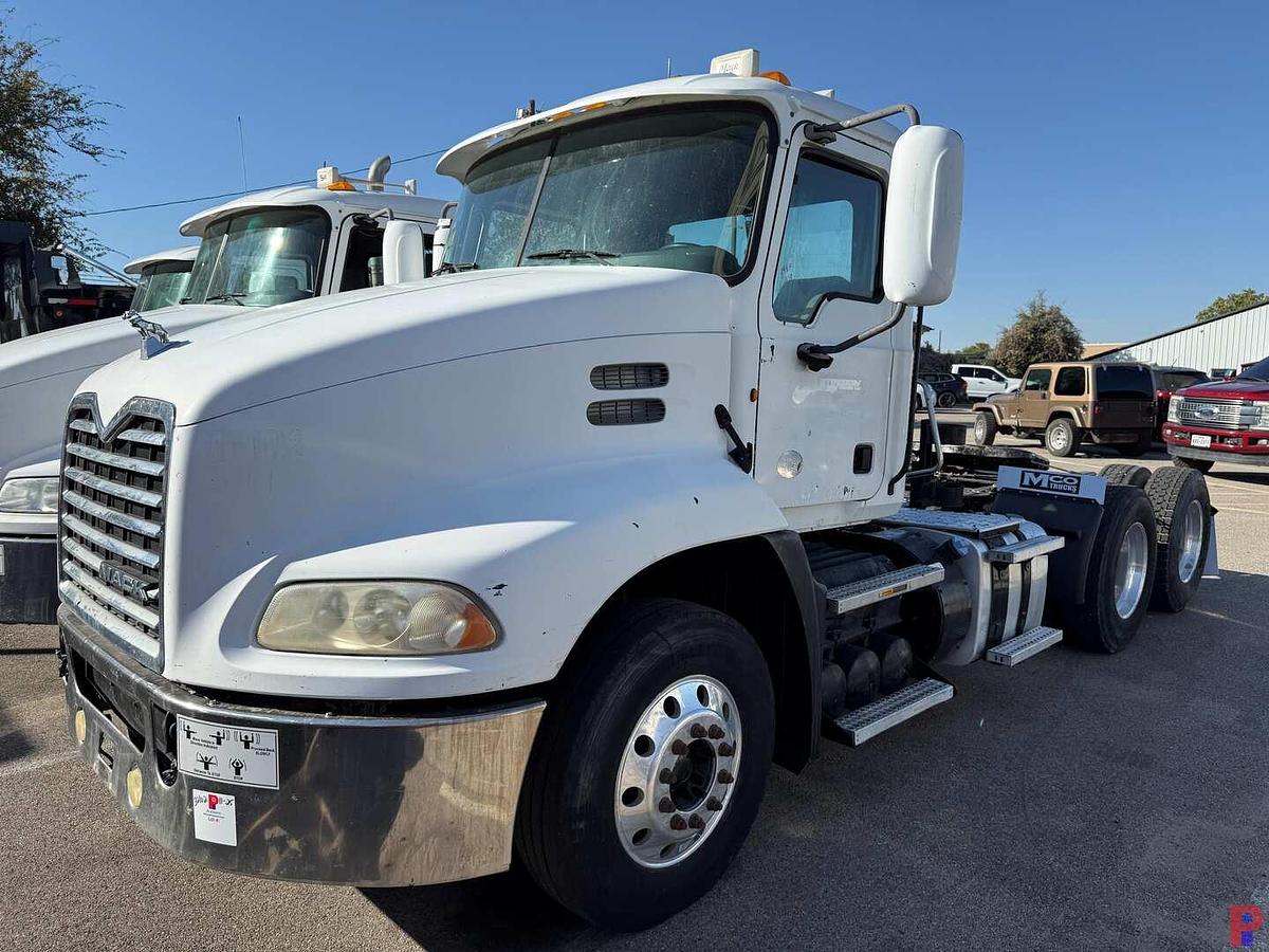 Used 2013 MACK CXU613 T/A DAY CAB TRUCK TRACTOR