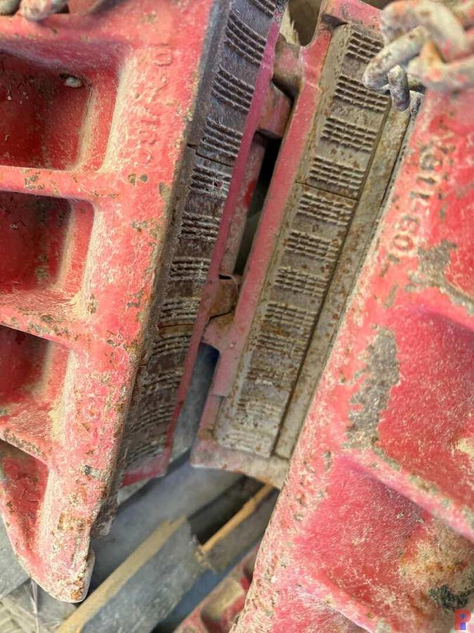 Used (2) PALLETS OF (10) 3-SEGMENT MANUAL SLIPS