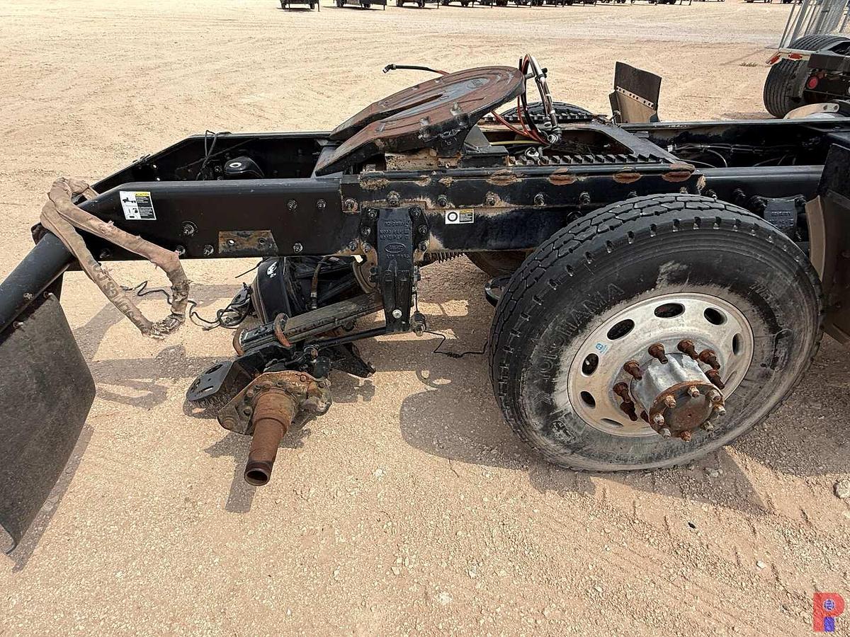 Used 2013 PETERBILT 388 T/A SLEEPER HAUL TRUCK, INOP.