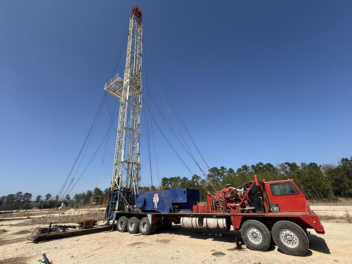 Used 2012 CAMERON C-500 SD 112'-300K LBS 5-AXLE WELL SERVICE RIG