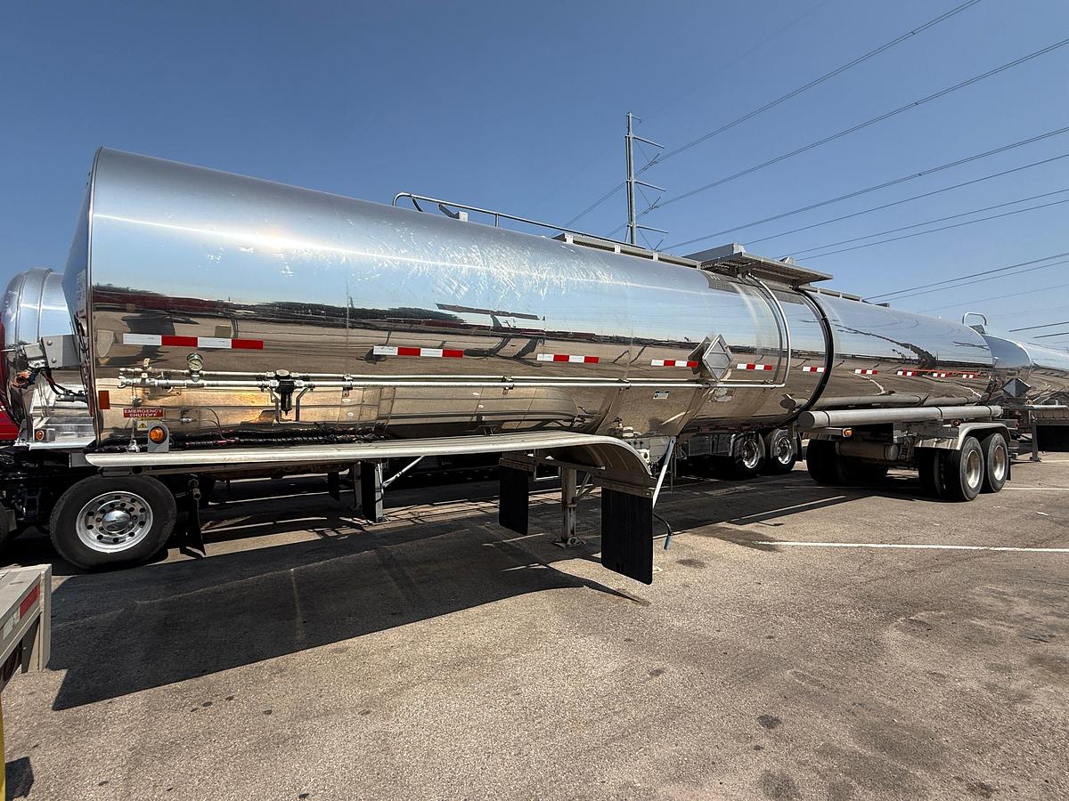 Used 2020 HEIL DOT 406AL 5-COMP 9,400-GAL T/A TANK TRAILER