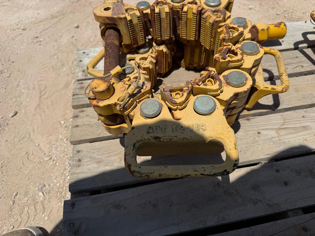 Used (2 x $) AOT TYPE C 10-LINK SAFETY CLAMP
