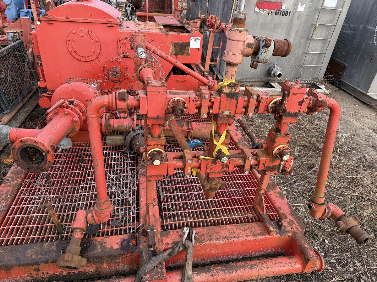 Used ELLIS WILLIAMS W-440 5K WP TRIPLEX WELL SERVICE PUMP SKIDDED P/B DETROIT SERIES 60 (INCOMPLETE)