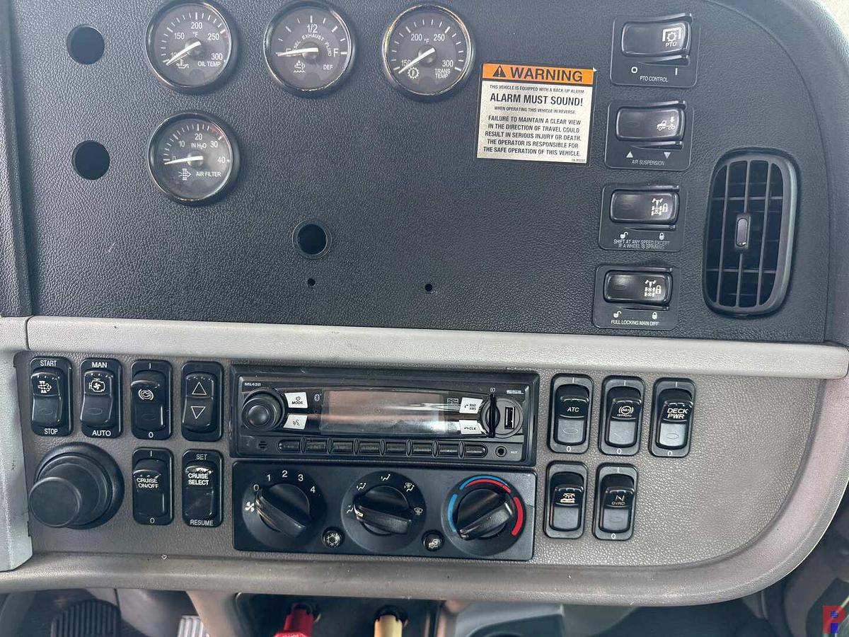 Used 2011 PETERBILT 367 T/A SLEEPER TRUCK