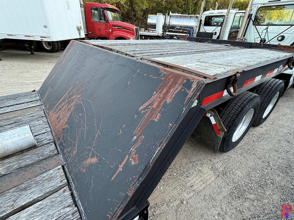 Used 2014 VIKING 53’ X 102” TRI AXLE 40 TON EQUIPMENT LOWBOY