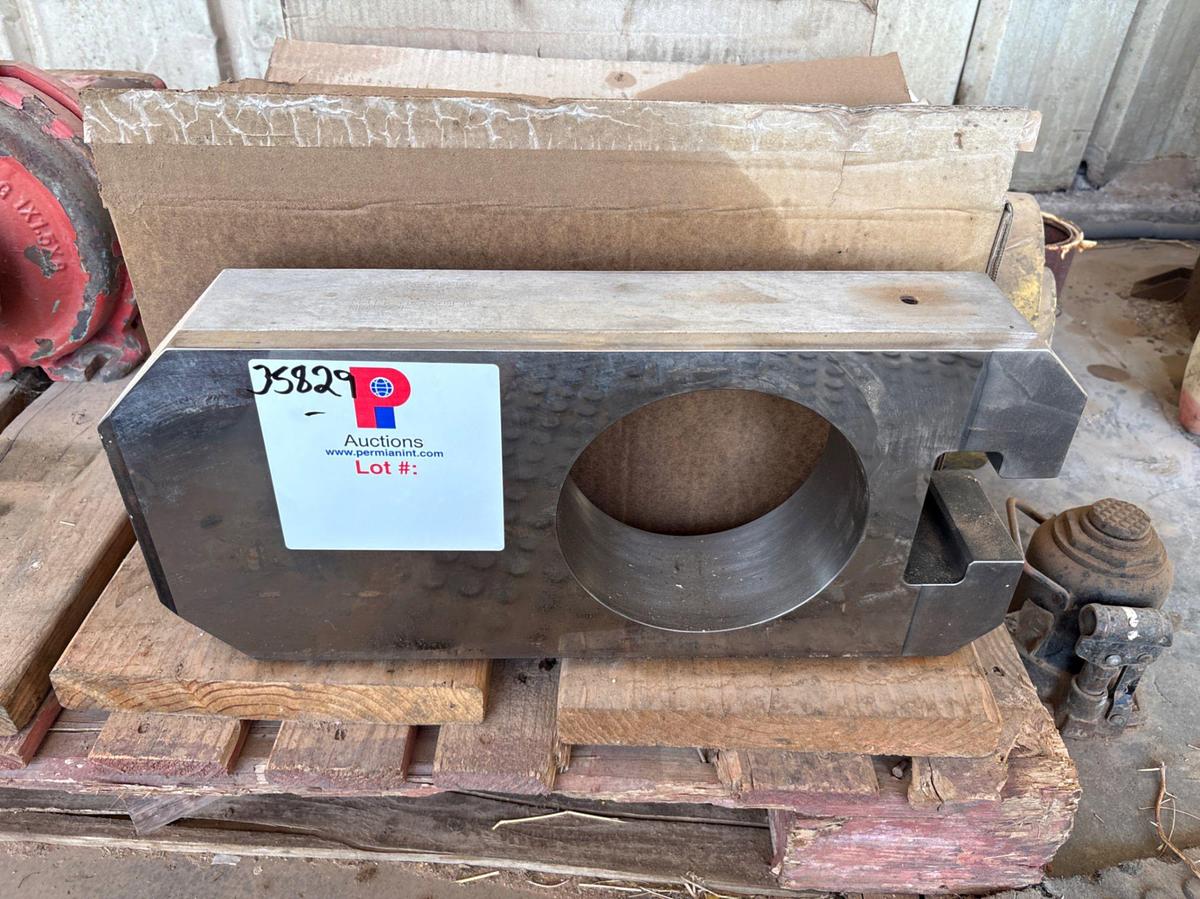 Used (6) 7-1/16” 10k flsr valve gates & (1) 1x1 magnatex trash pump