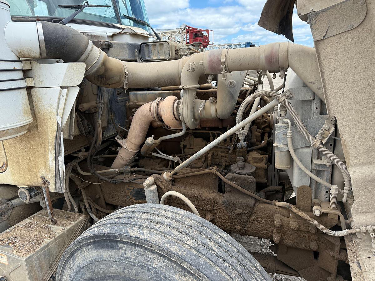 Used 1993 MACK RD690S T/A 75-BBL VACUUM TRUCK