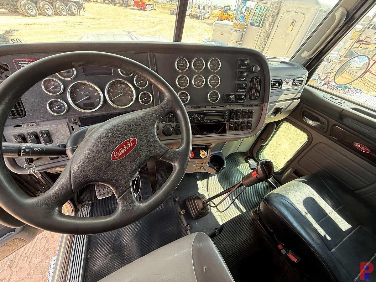 Used 2013 PETERBILT 388 T/A SLEEPER HAUL TRUCK