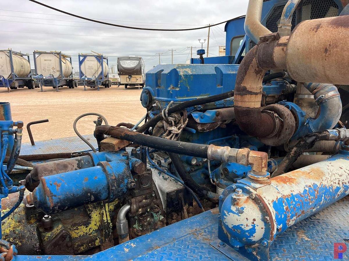 Used FRANKS 1287/160 BACK IN WELL SERVICE RIG MTD ON 5-AXLE CARRIER