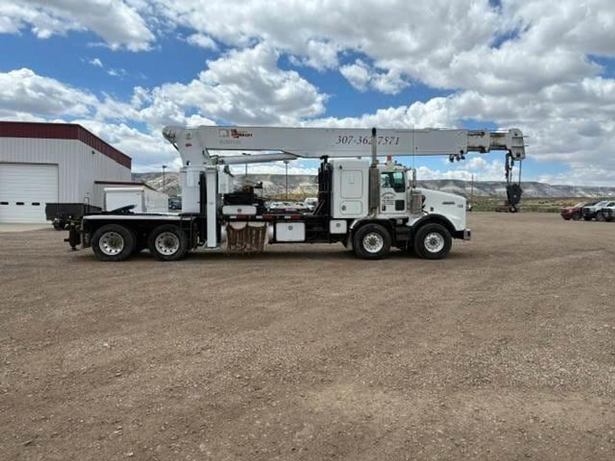 Used 2007 Kenworth T800 30 Ton Crane Truck