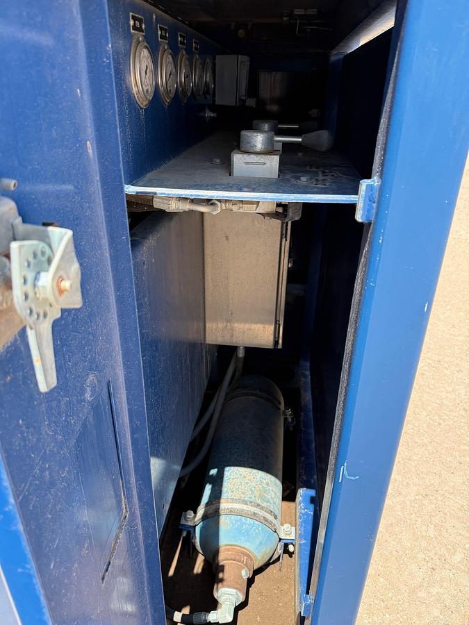 Used SELF CONTAINED 20K WP GREASE INJECTION UNIT COMBO P/B 8.4-KW ISUZU DIESEL GENERATOR