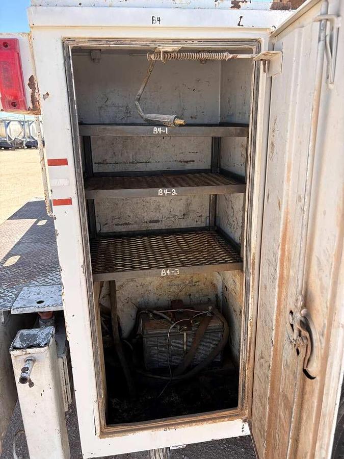 Used 2012 FREIGHTLINER M2 106 S/A SLEEPER MECHANICS TRUCK