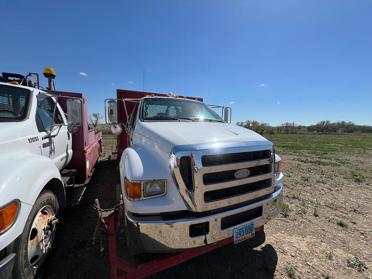 Used 2006 Ford F-650 Super Duty Truck W/ Tool Bed