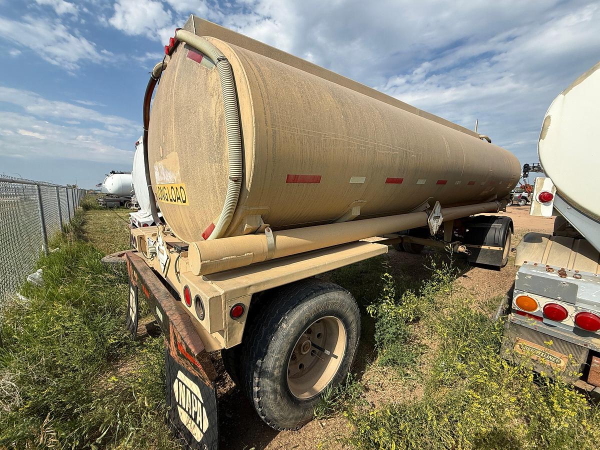 Used 1985 J&L TANK 5,250 GALLONS MC-306-AL 2-AXLE TANK PUP TRAILER