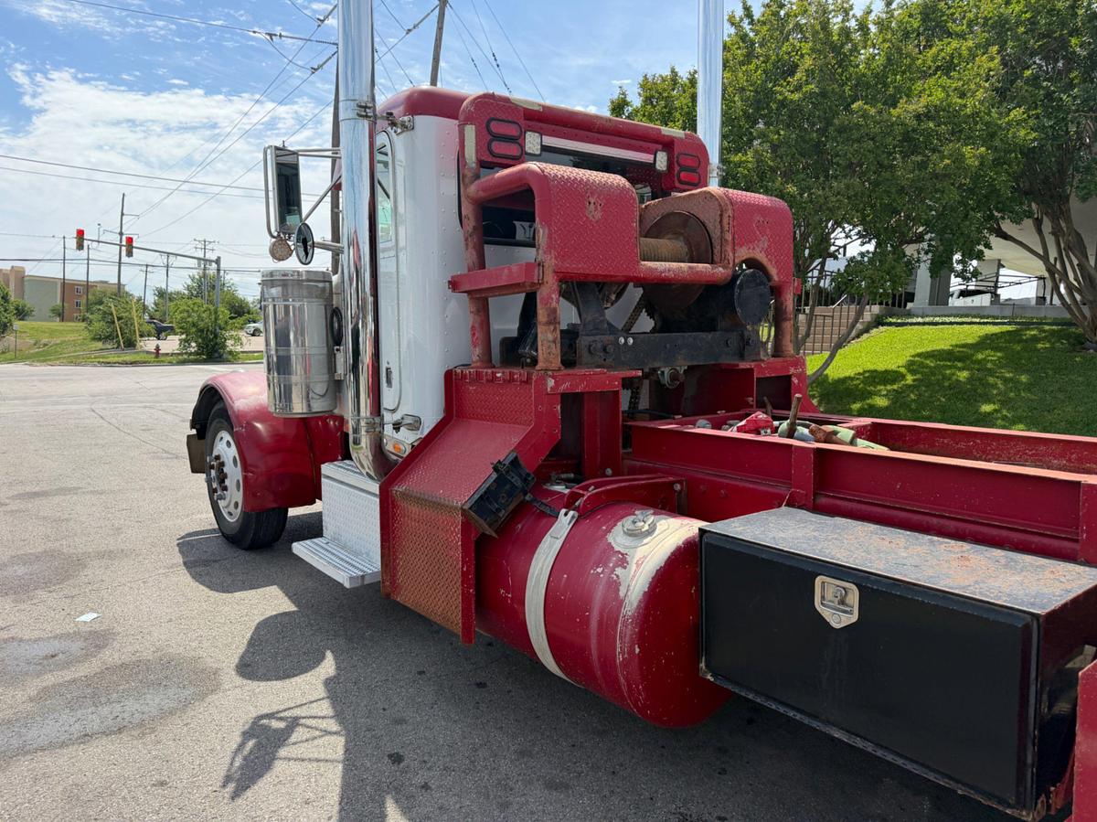 Used 1999 Peterbilt 379 T/A Slick Back Winch Truck