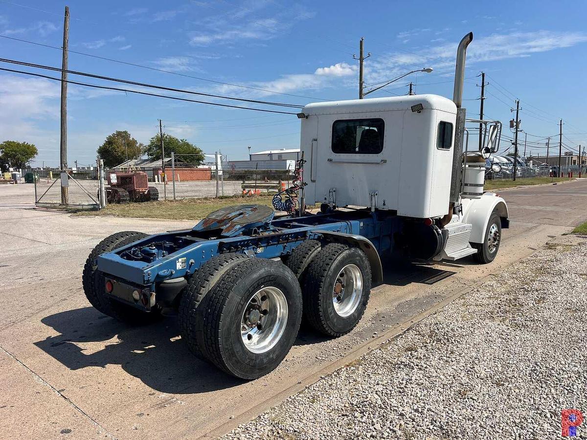 Used 2012 PETERBILT 367 T/A 36” SLEEPER TRUCK