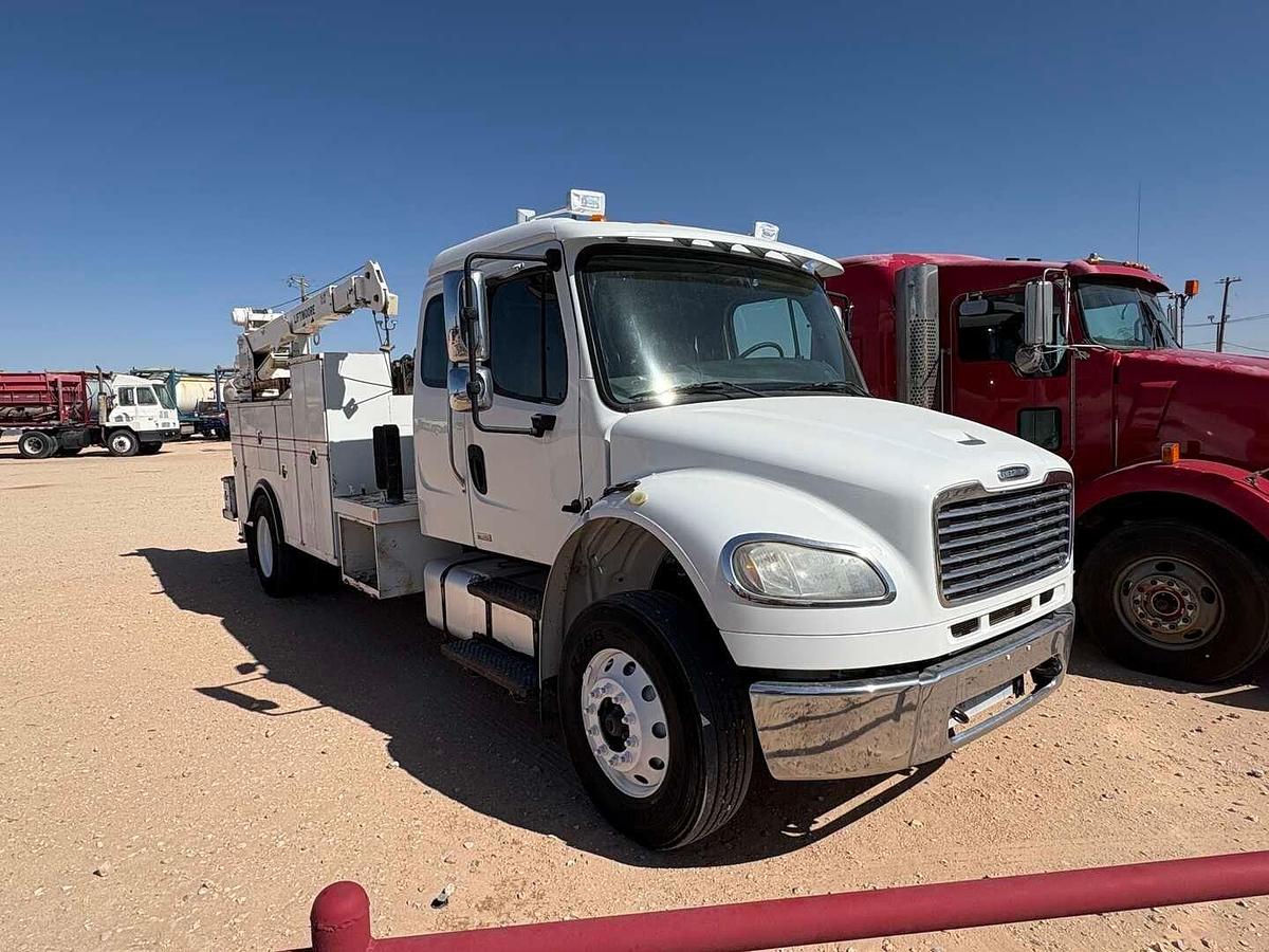Used 2012 FREIGHTLINER M2 106 S/A SLEEPER MECHANICS TRUCK
