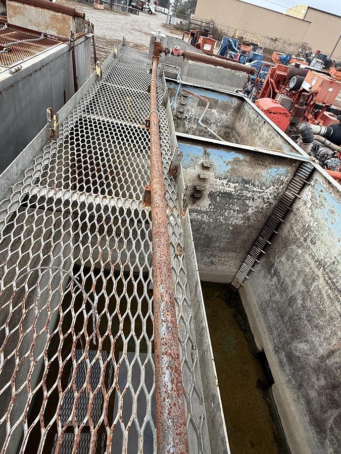 Used 22’ X 84” X 78” 3-COMP REVERSE PIT W/ GAS BUSTER, CATWALK, & IRON RACK