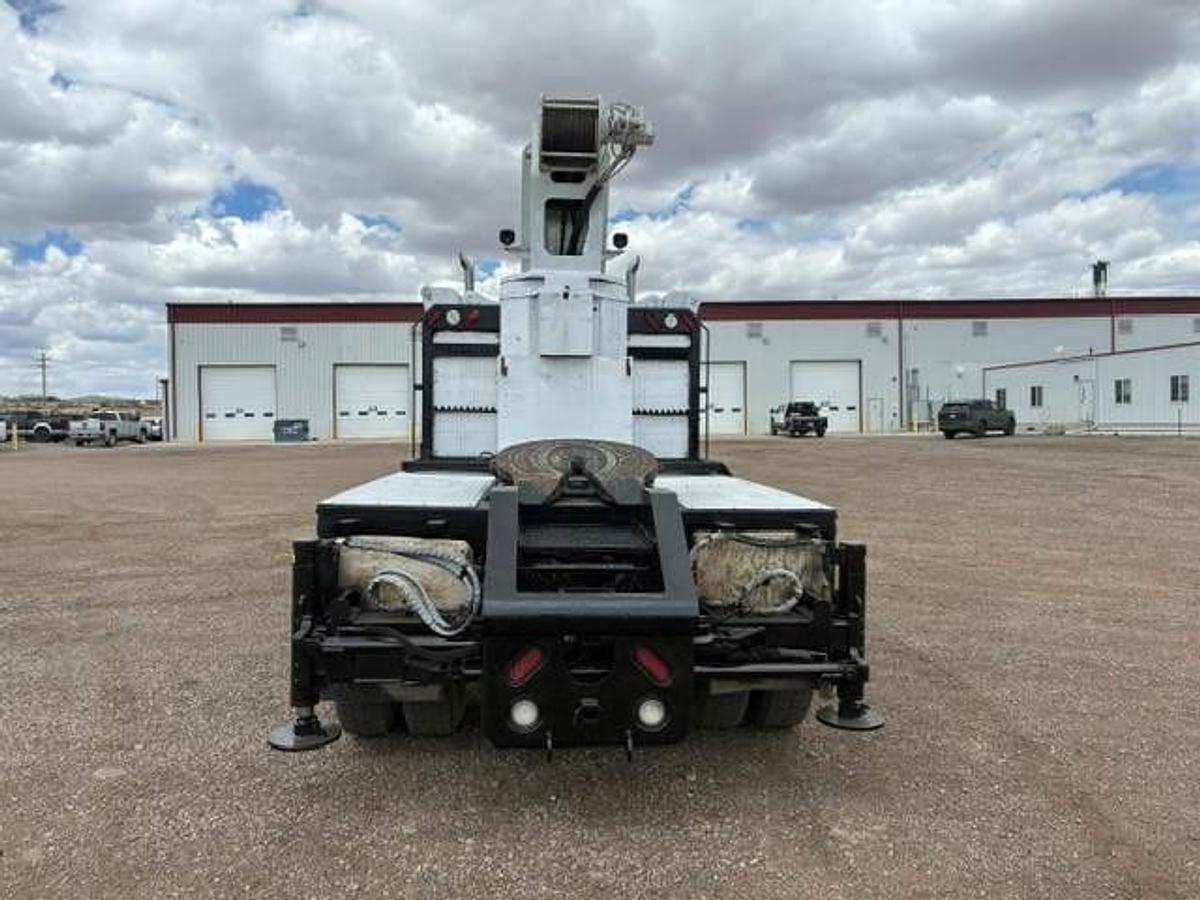 Used 2007 Kenworth T800 30 Ton Crane Truck