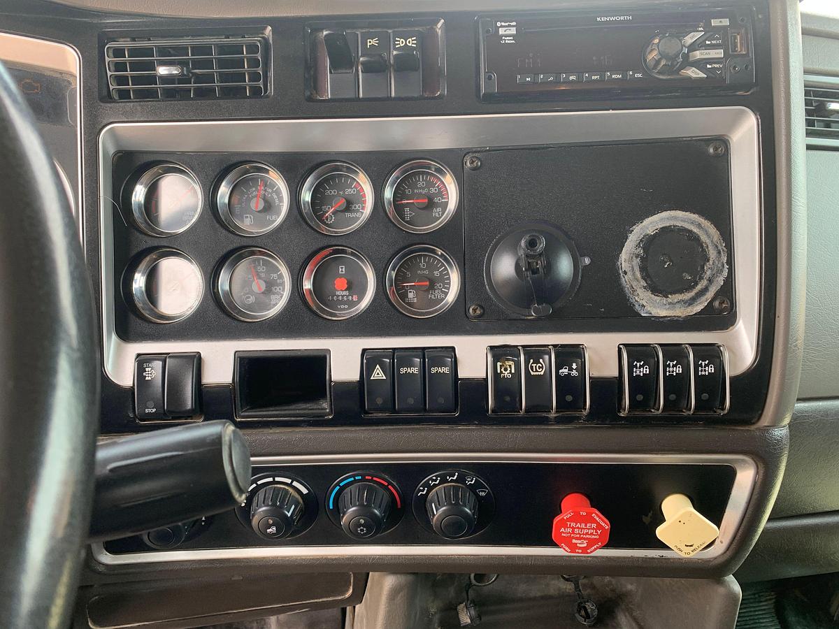 Used 2014 KENWORTH T4 SERIES T/A DAYCAB CHEMICAL TREATER TRUCK