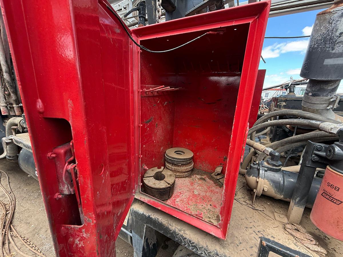 Used FRANKS EXPLORER III 96’-215K 4-AXLE WELL SERVICE WORKOVER RIG