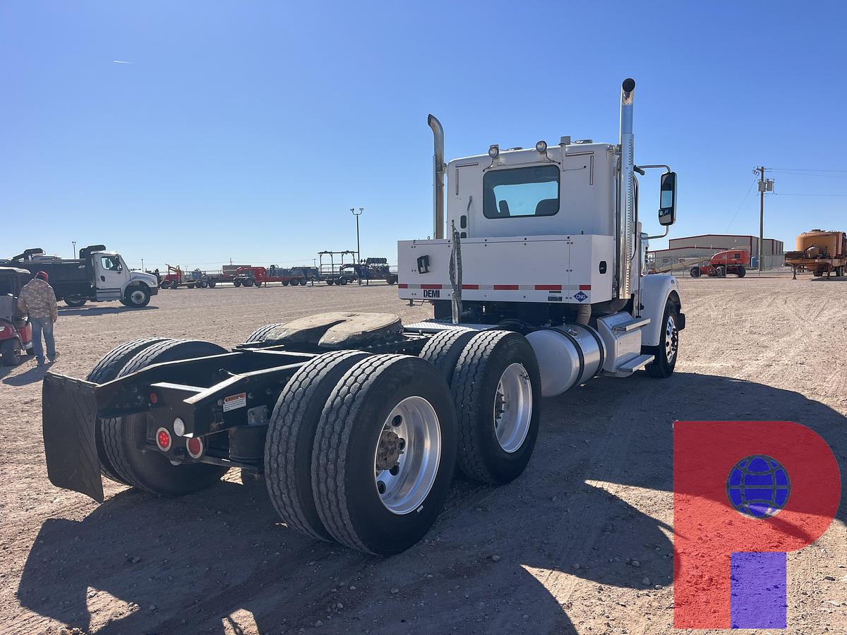 Used 2021 FREIGHTLINER CORONADO 122 SD T/A DAYCAB HAUL TRUCK *CNG Dual Fuel*