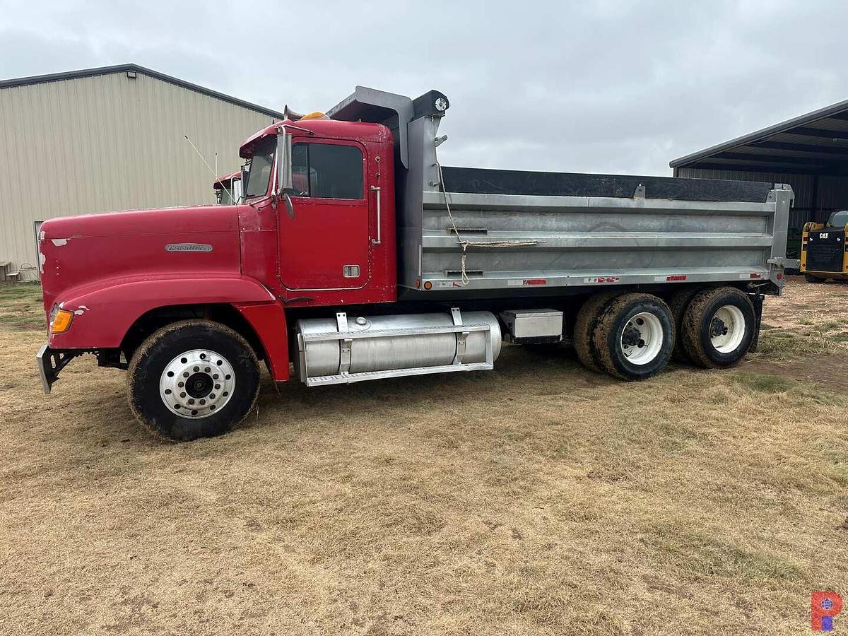 Used 1992 Freightliner FLD120 Tandem Axle Dump Truck