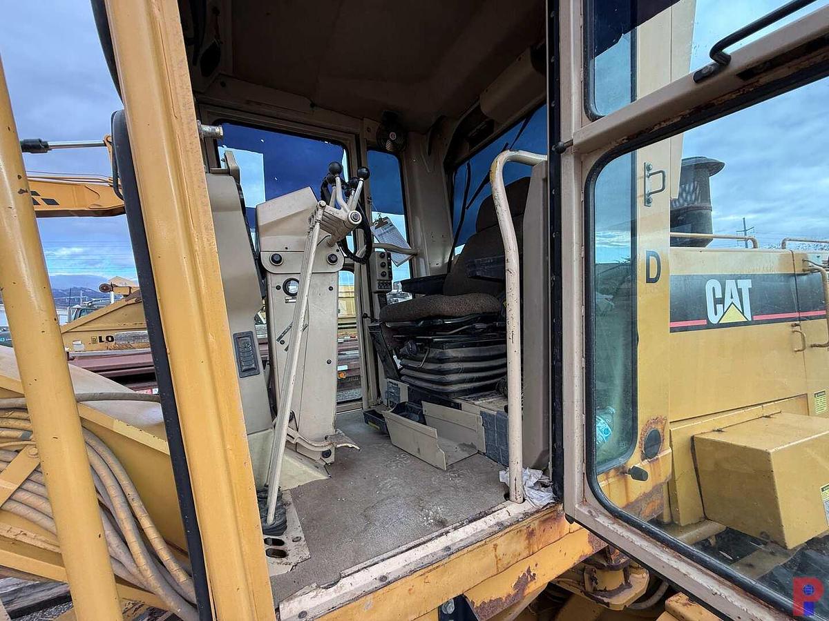 Used 1995 CATERPILLAR 160H MOTOR GRADER