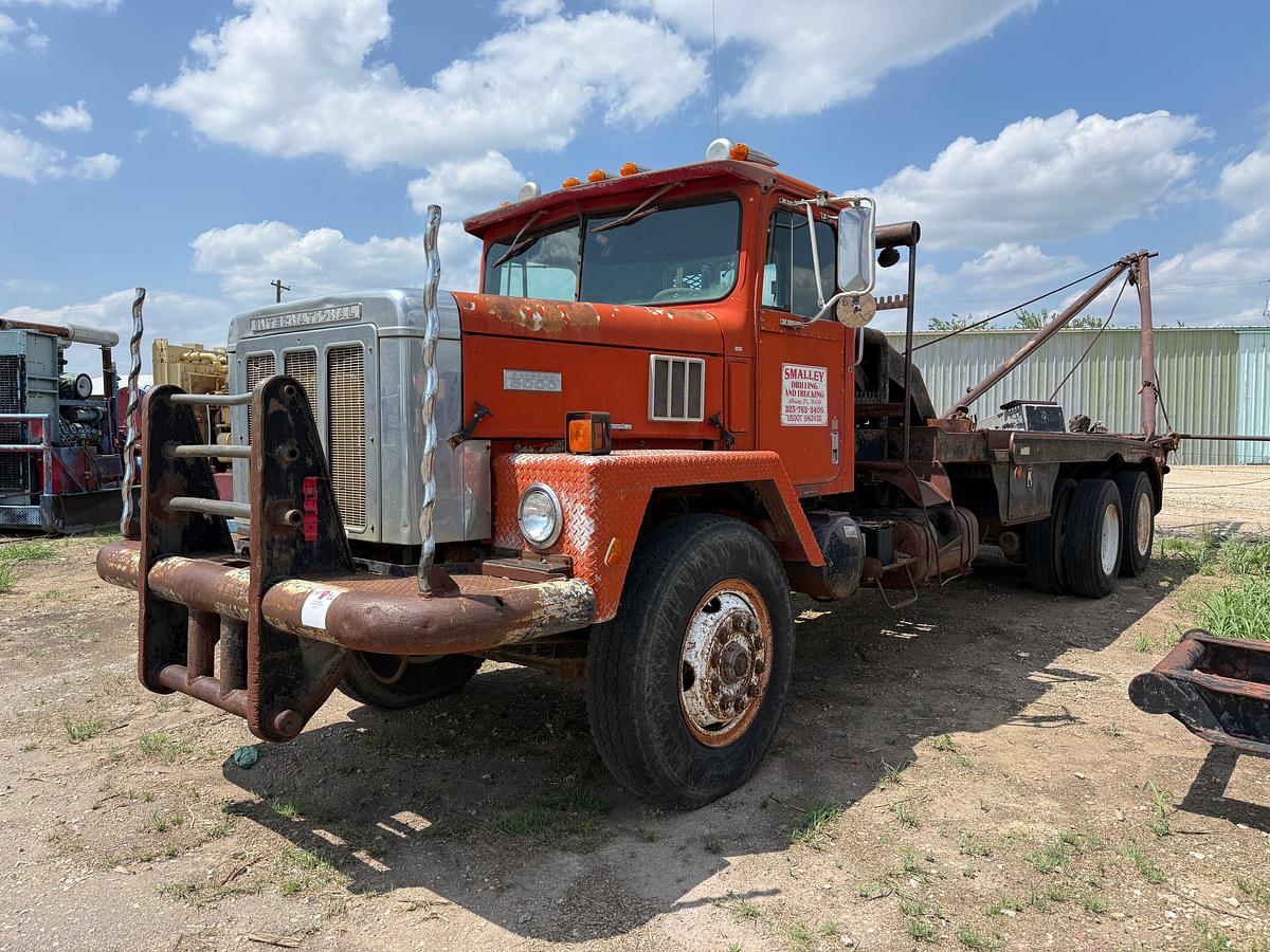 Used 1981 INTERNATIONAL 5000 T/A 30-TON GIN POLE TRUCK