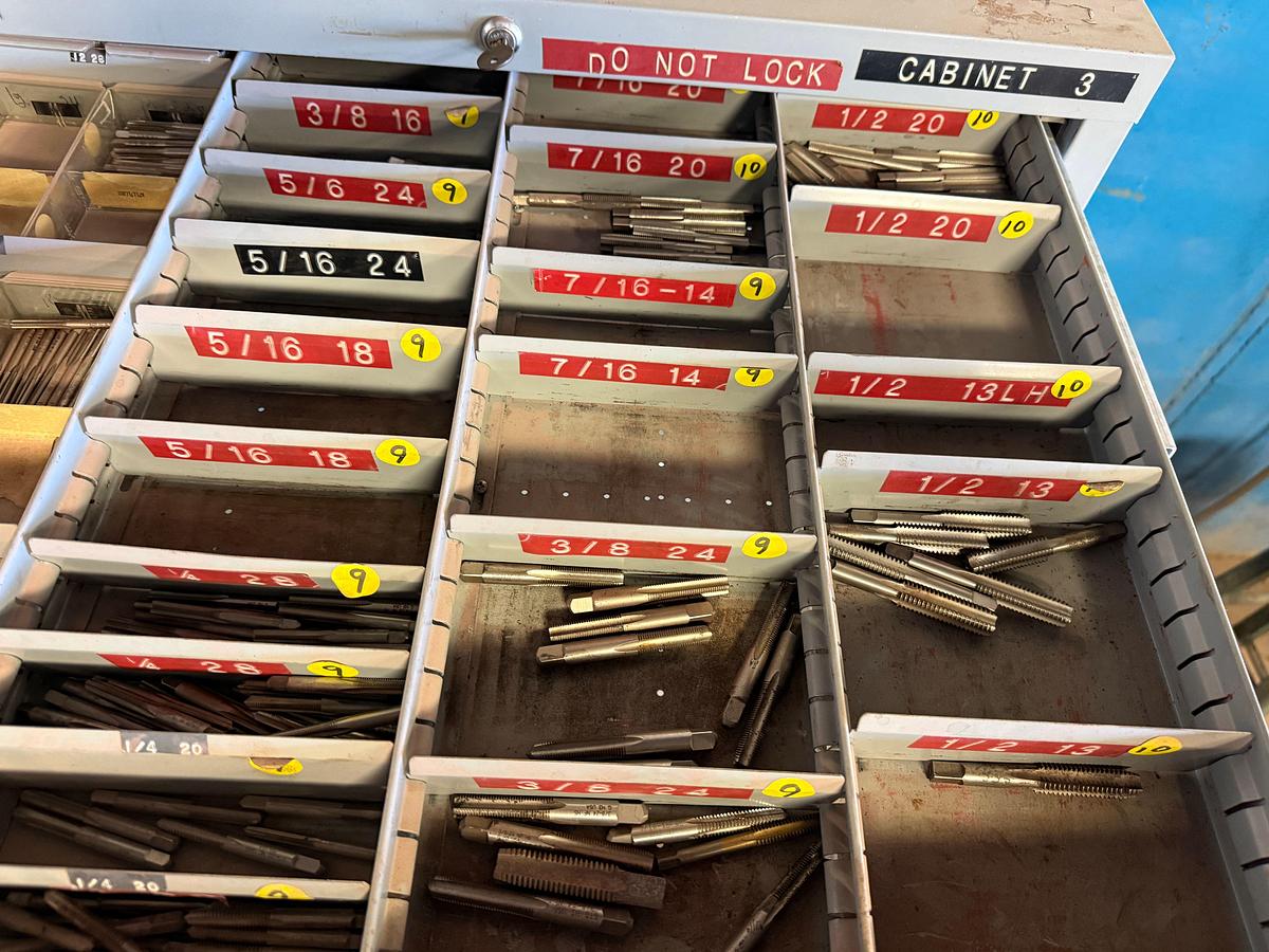 Used LYON MSS II 10-DRAWER ROLLING TOOL BOX W/ MACHINE SHOP TOOLS