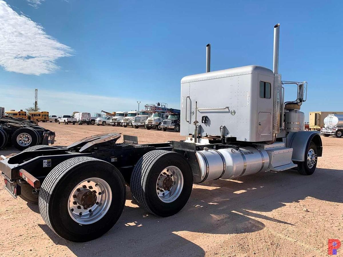 Used 2013 PETERBILT 388 T/A SLEEPER HAUL TRUCK