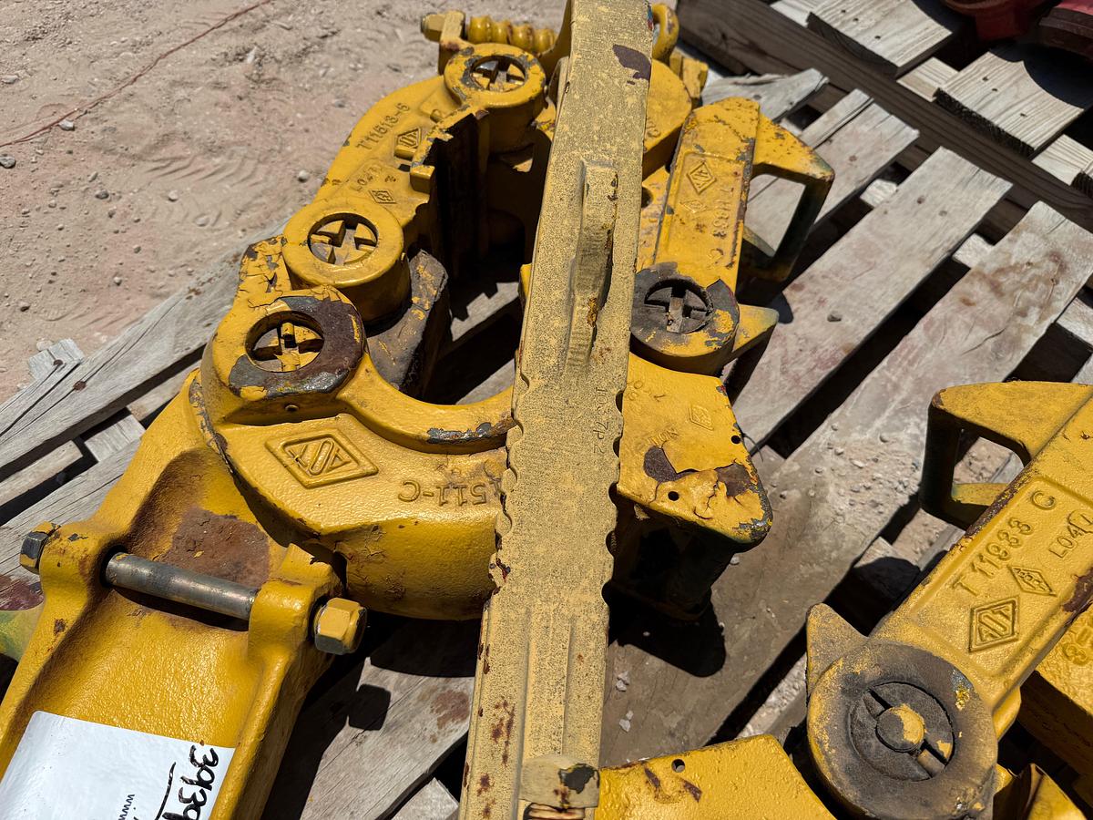 Used (2 X $) AOT TYPE C MANUAL TONGS