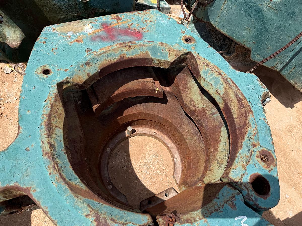 Used LOT W/ (1) BJ & (1) TEXAS INT. 250-TON & (2) BJ 175-TON SLIP TYPE SPIDER CASING ELEVATORS