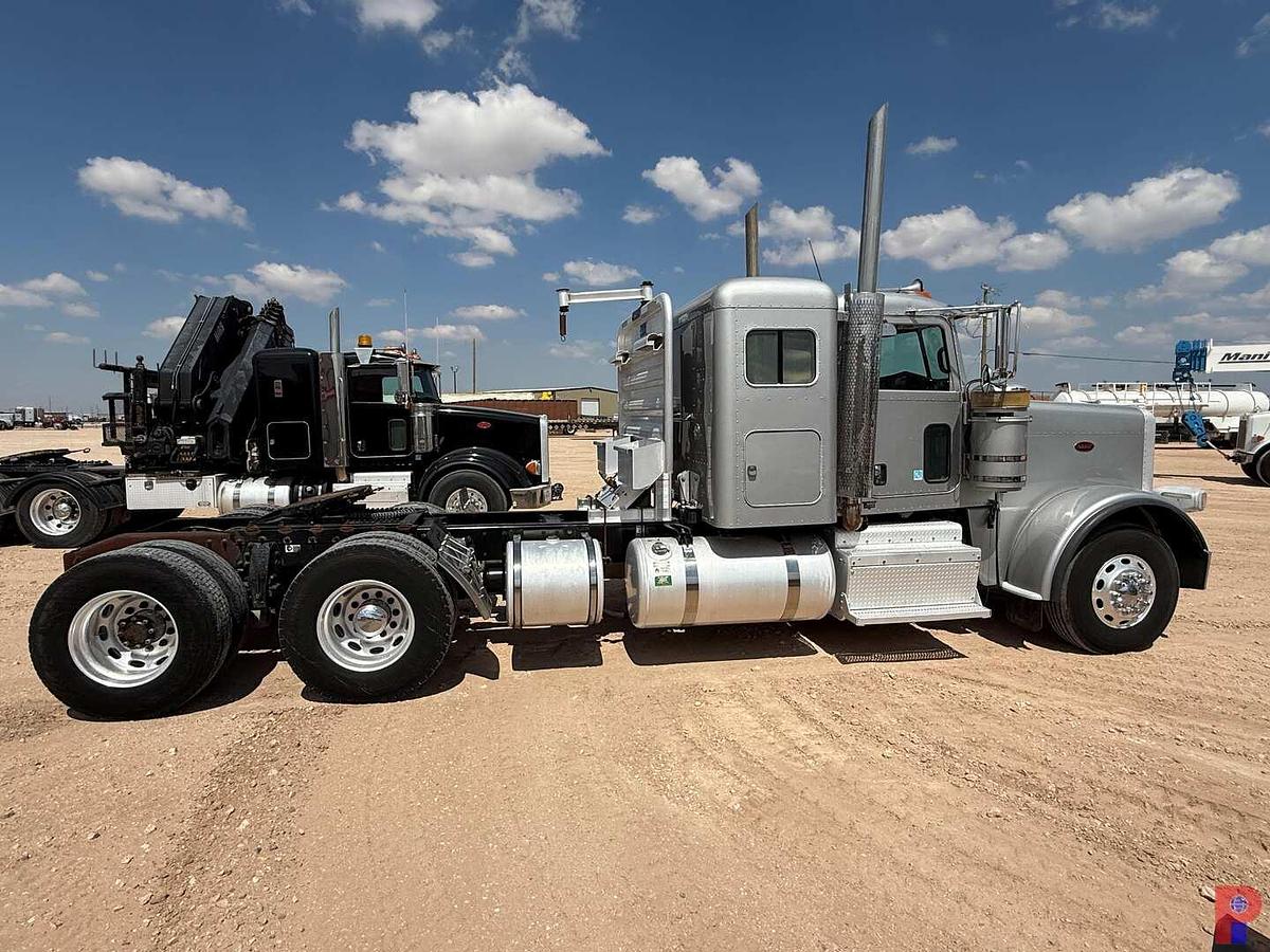 Used 2013 PETERBILT 388 T/A SLEEPER HAUL TRUCK