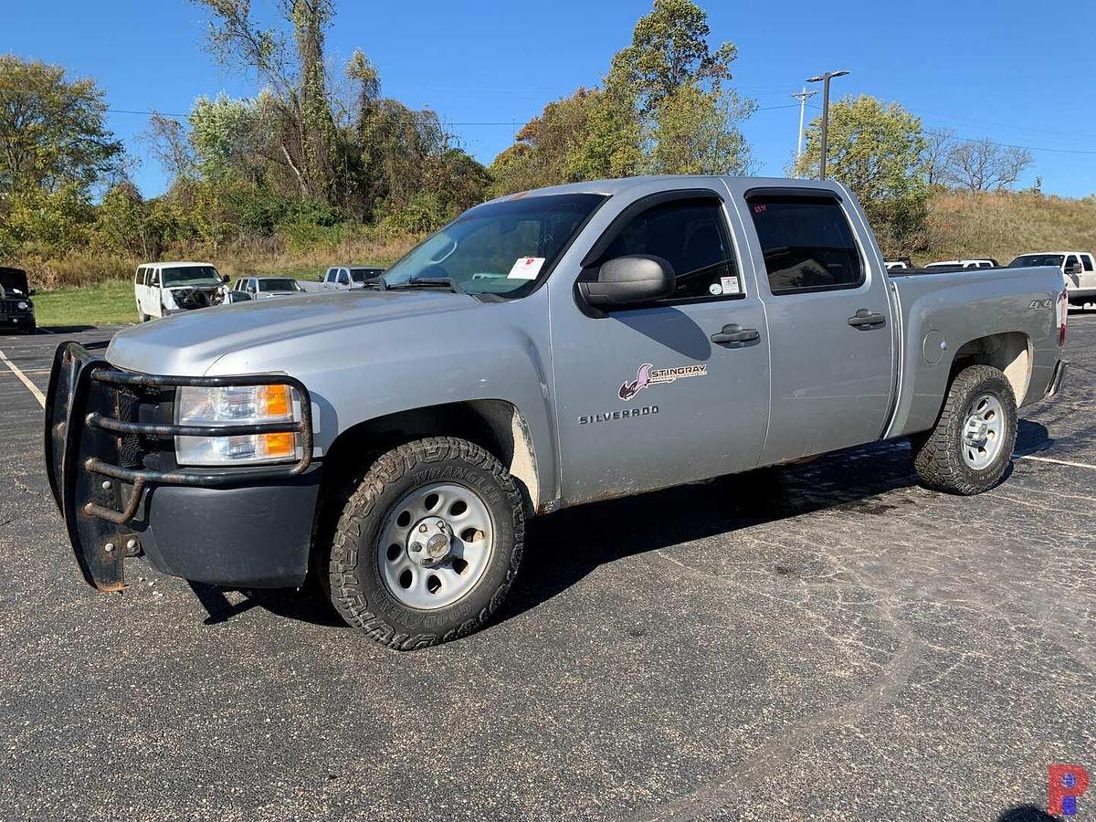 Used 2013 CHEVROLET SILVERADO 1500 4X4 CREW CAB PICKUP