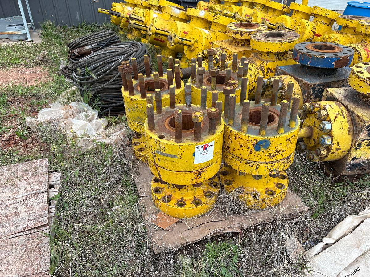 Used (4) 7-1/16” x 16” spools w/ DSAs & (2) pallets of hydraulic hoses