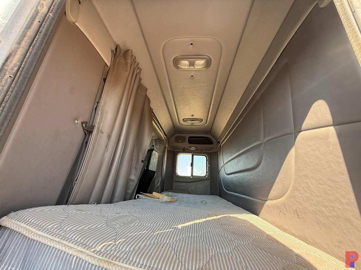 Used 2013 PETERBILT 388 TRI AXLE SLEEPER HAUL TRUCK