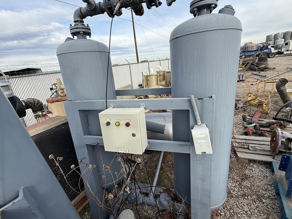 Used FS CURTIS RS-100 F 458 CFM 100 PSI SKIDDED AIR COMPRESSOR (INCOMPLETE)