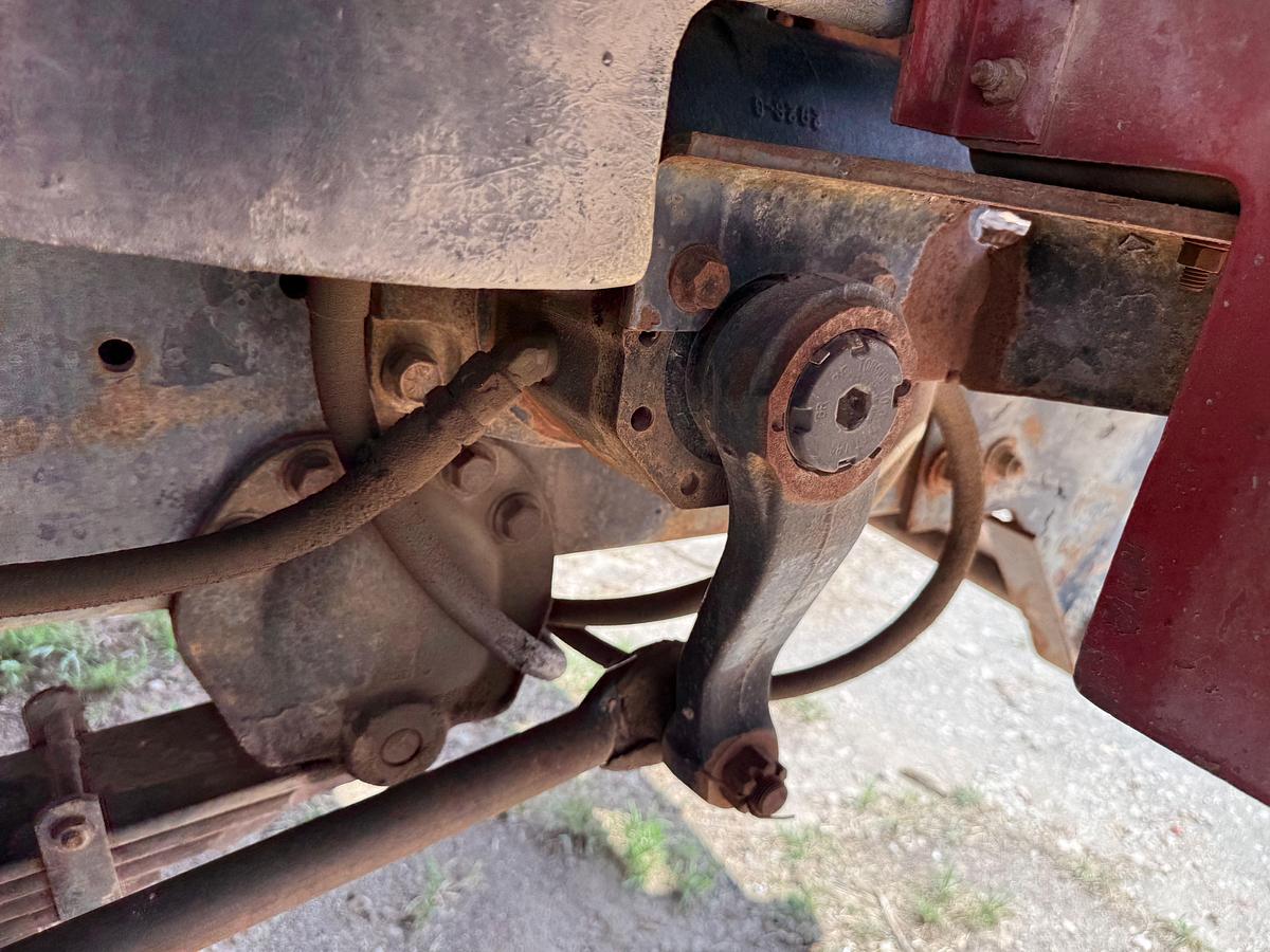 Used 1981 INTERNATIONAL 5000 T/A 30-TON GIN POLE TRUCK